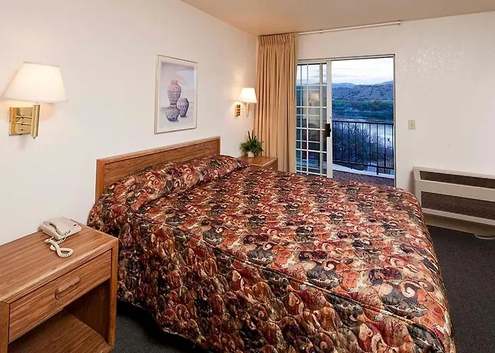 On The River Hotel